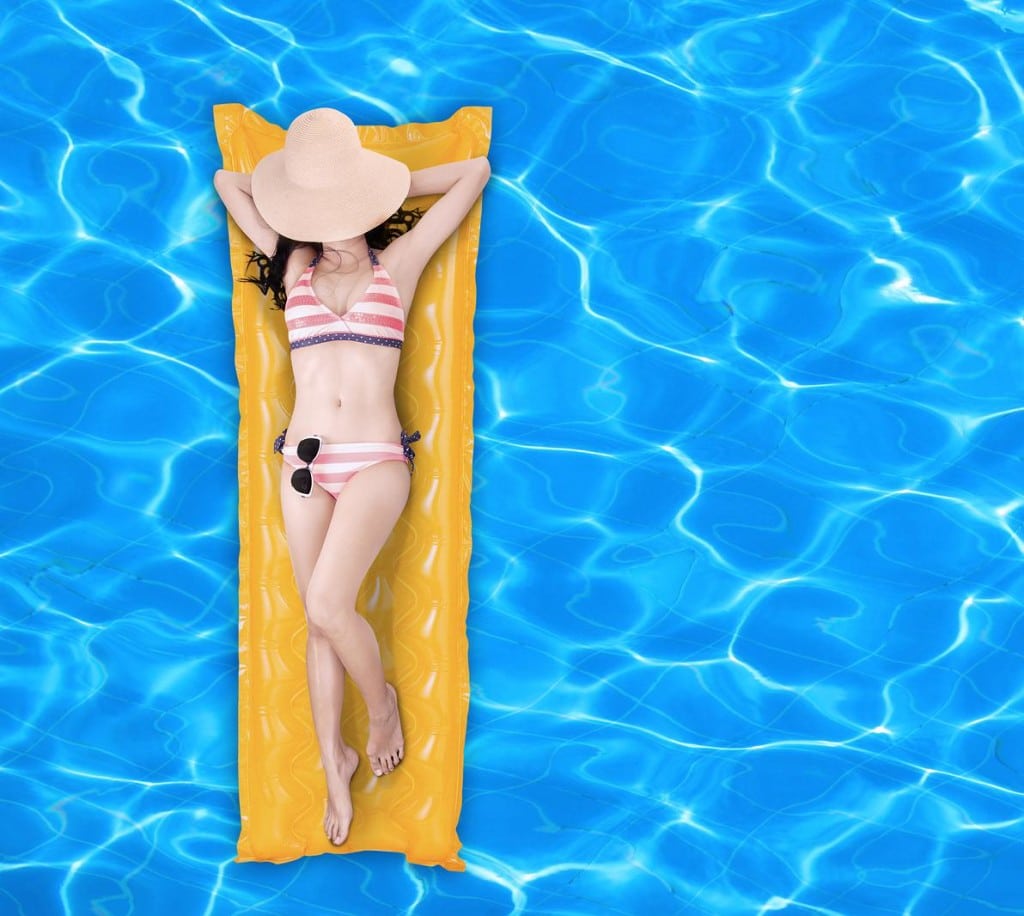 Woman Floating On A Pool2 1024x916 1